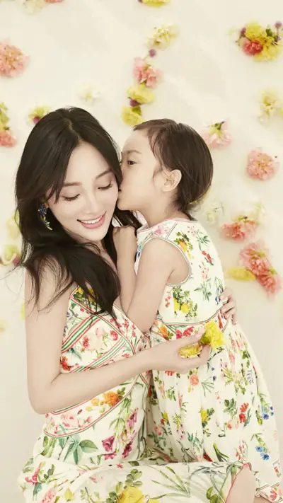 李小璐亲子写真 - Screenshot 1