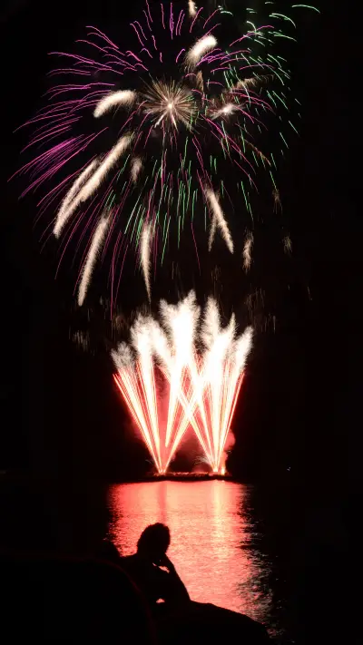 烟火向星辰-拍信创意 - Screenshot 1