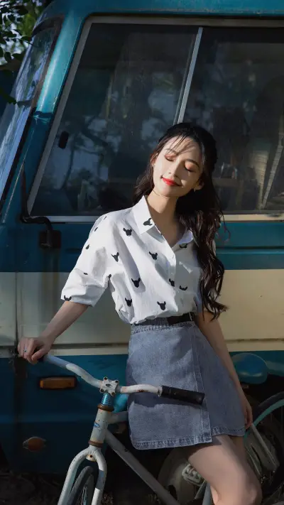 李沁化身单车甜美少女 - Screenshot 1