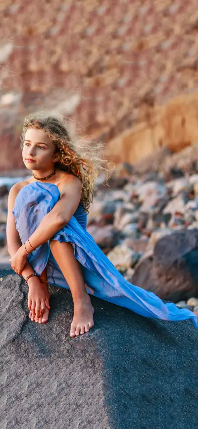 海滨人物-拍信图库