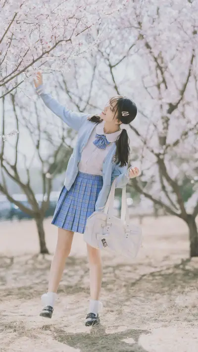 阳春三月春风更暖