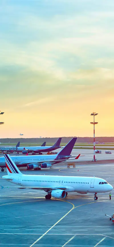 简约好看飞机壁纸-锐景创意