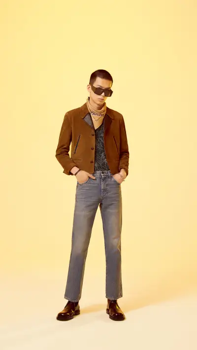 男士的三条牛仔裤